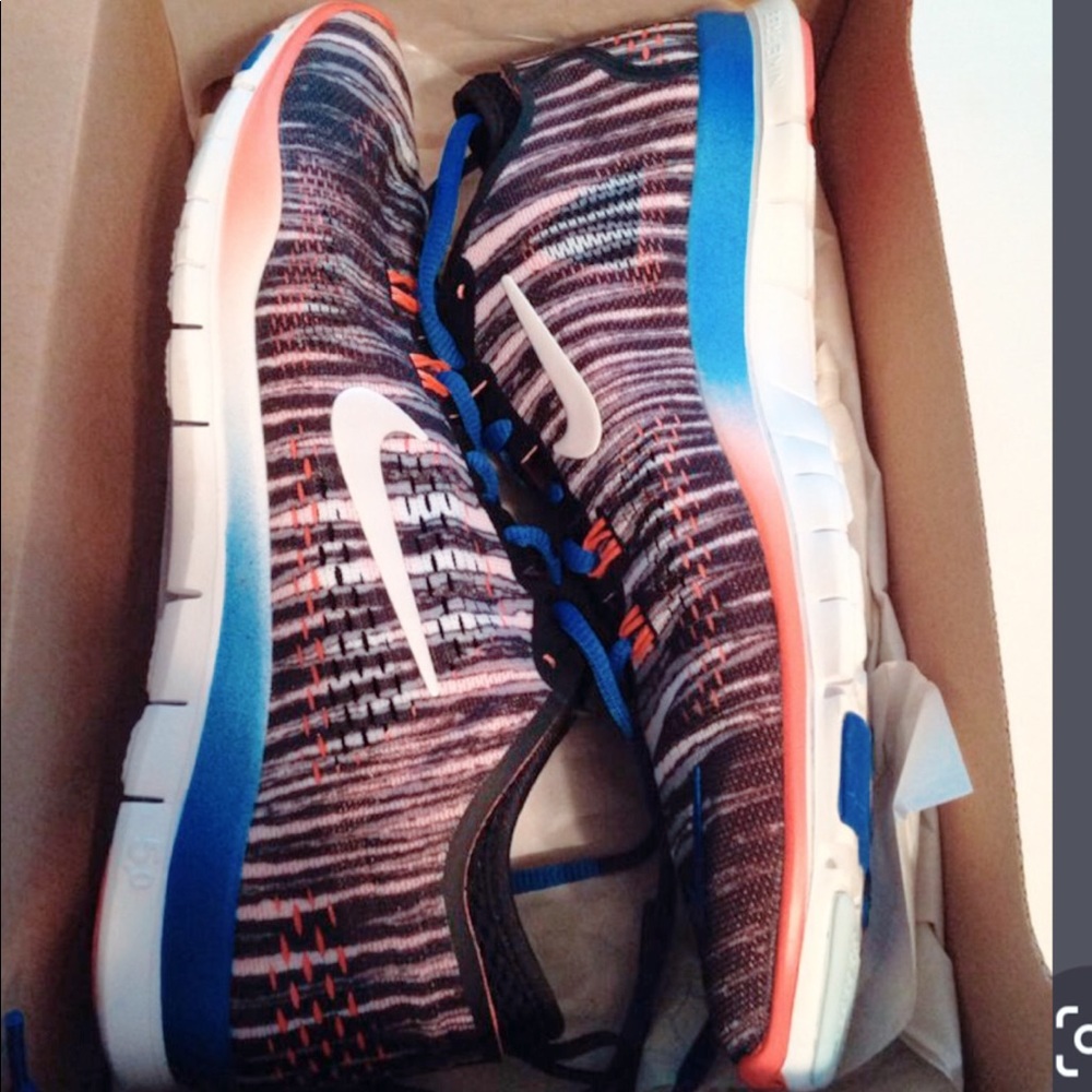 Nike Tri-fit 3 athletic shoe
